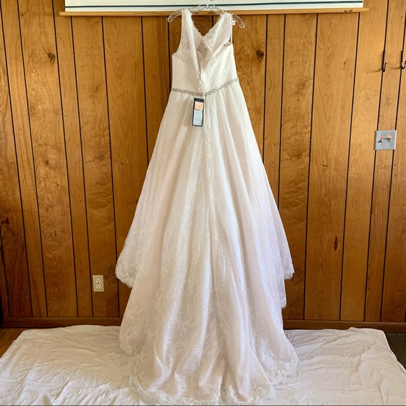 Moonlight Bridal Platinum Label Wedding Dress - Picture 15 of 15